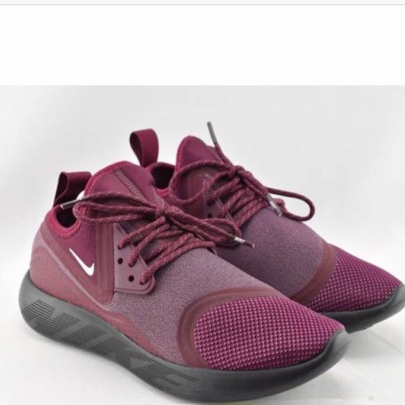 Nike Shoes - Nike Luna Charge
